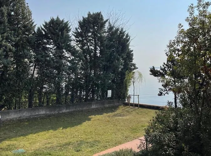 Lakefront Apartamento Saló